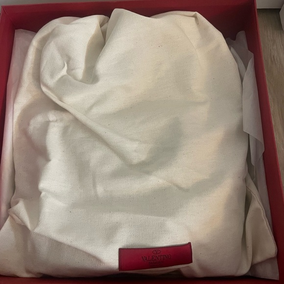 Black Studded Valentino Boots, in size 37 - Picture 5 of 6